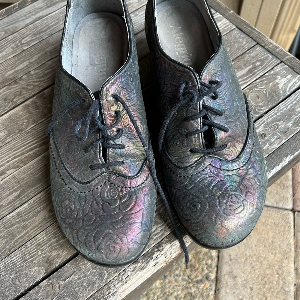 Alegria Women's embossed Platform Shoes - Iridescent glow - Picture 2 of 7